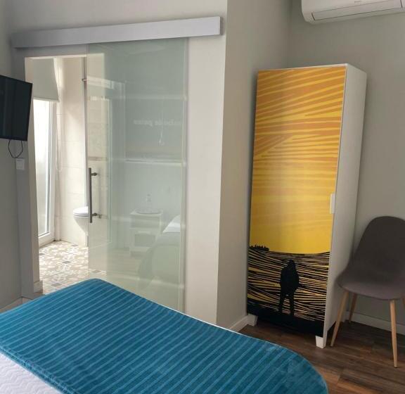 اتاق استاندارد, Guest House Stories
