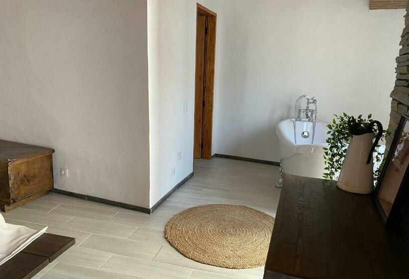 Люкс, Casa Da Igrejja