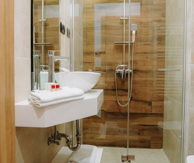 اتاق اکونومی, Grand View Hotel & Suites Copou