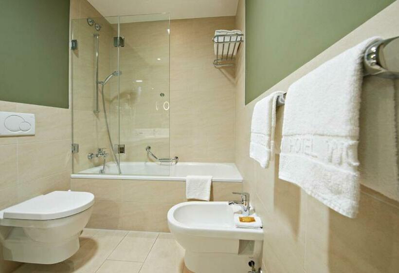 اتاق سوپریور سه تخته, Eden Hotel Wolff