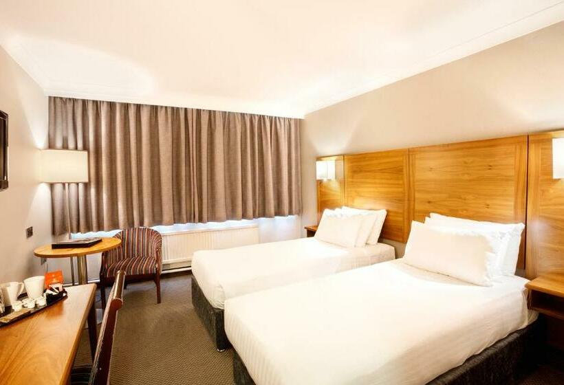 Номер Стандарт, Cedar Court Hotel Huddersfield
