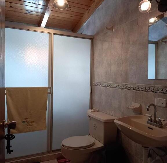 浴室共有スタンダード４人用ルーム, Hostal Pata De Perro