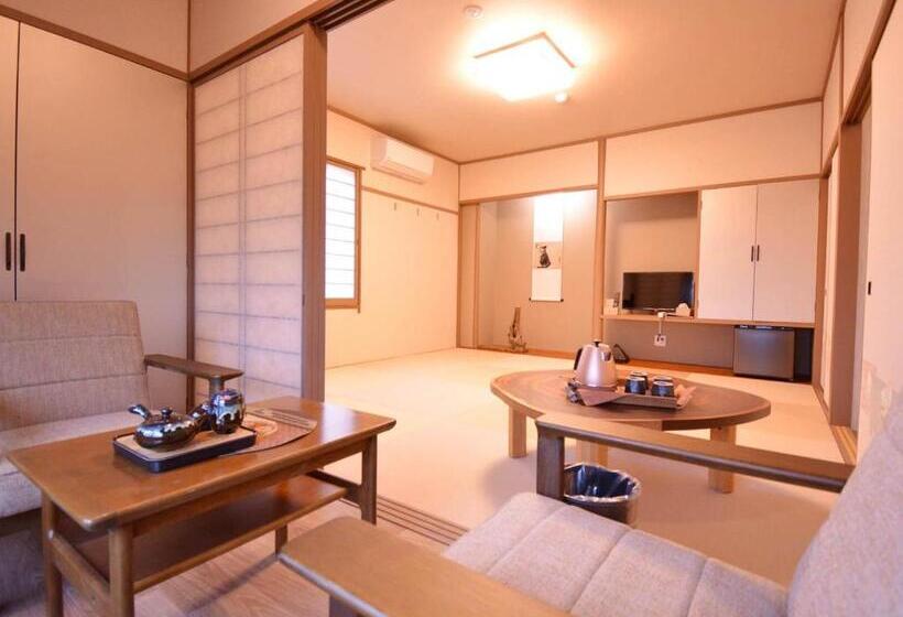 Quarto Triplo Estandar Banheiro Compartilhado, Shirahama No Yado Daigo