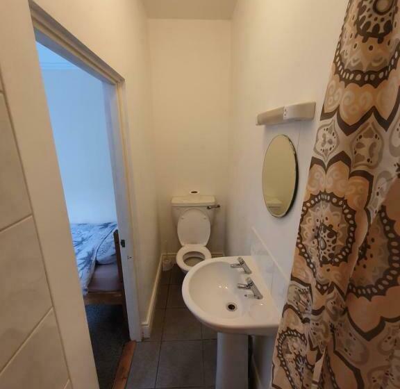 اتاق استاندارد, The Grapevine Hostel
