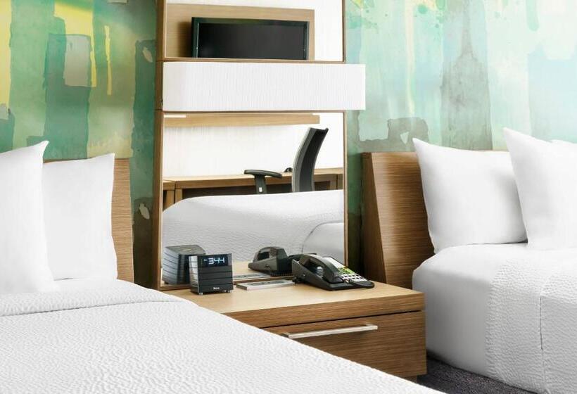 Standard Room Superior Floor, Courtyard Chicago Downtown/magnificent Mile