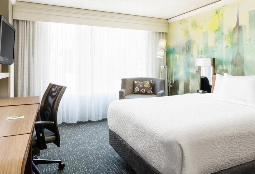 Standard Room Superior Floor, Courtyard Chicago Downtown/magnificent Mile