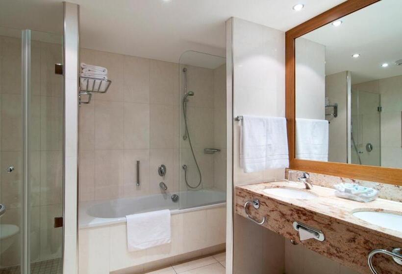 Номер Superior, Holiday Inn Nürnberg City Centre, An Ihg