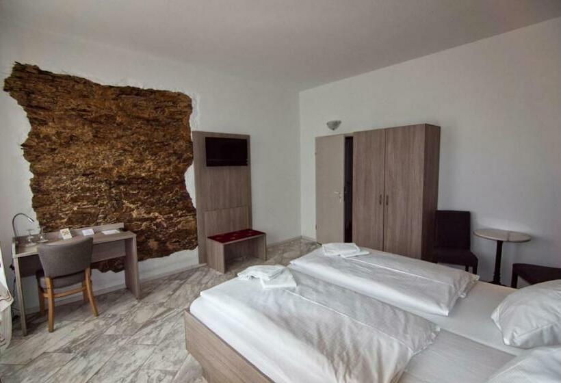 Номер Стандарт, Sächsischer Hof