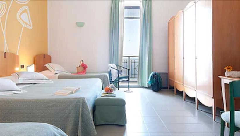 Номер Стандарт Трехместный, Grand Hotel Mediterraneo