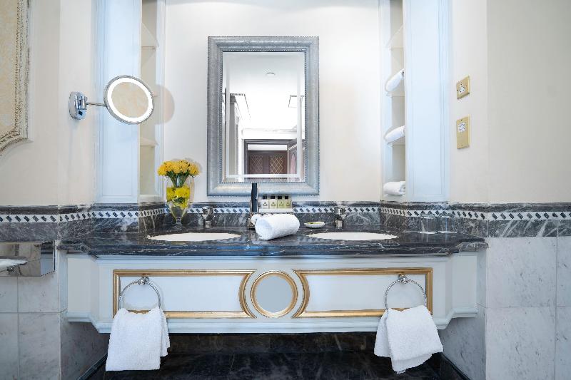 2 Bedroom Suite City View, Dar Al Tawhid Intercontinental Makkah, An Ihg