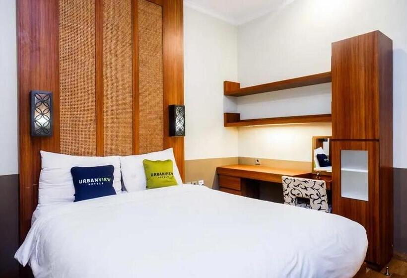 Номер Deluxe, Urbanview Rumah Kandjani Yogyakarta
