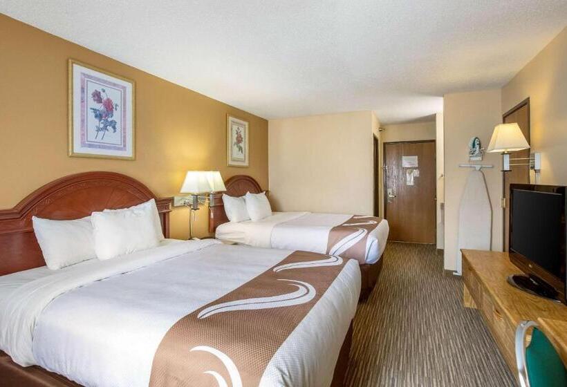 Номер Стандарт 2 Двуспальные Кровати, Quality Inn   Storm Lake