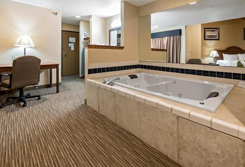 Люкс с гидромассажем, Quality Inn   Storm Lake