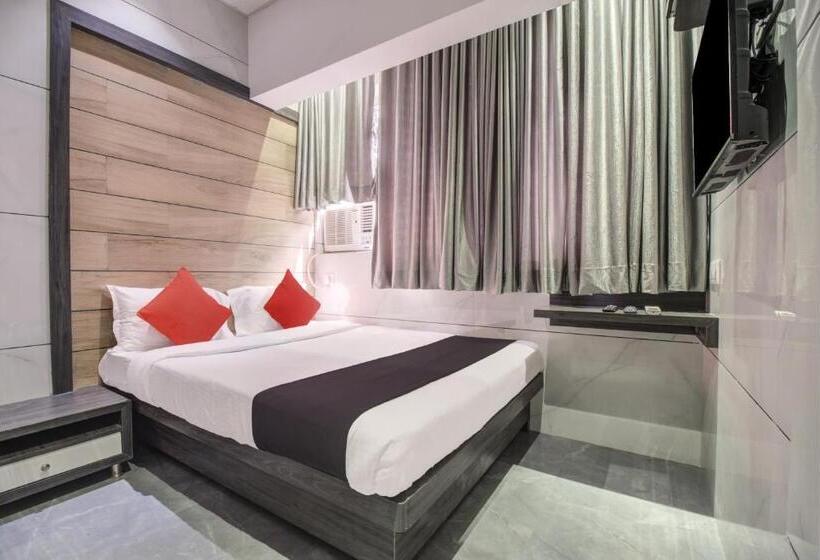 スイート, Capital O 75709 Hotel Spring Residency
