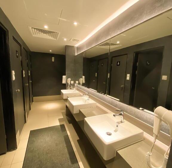 Bed in Shared Room with Shared Bathroom, Toojou Kota Kinabalu   Hostel