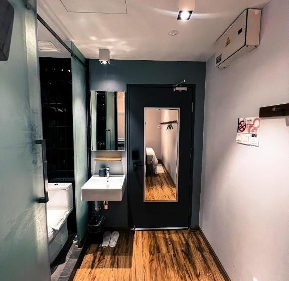 استودیوی استاندارد, Toojou Kota Kinabalu   Hostel
