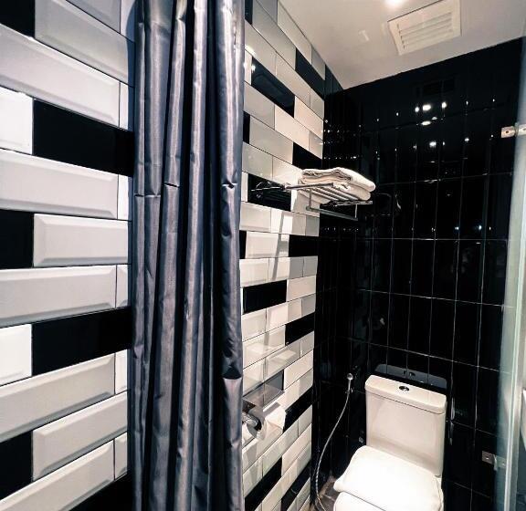 استودیوی استاندارد, Toojou Kota Kinabalu   Hostel