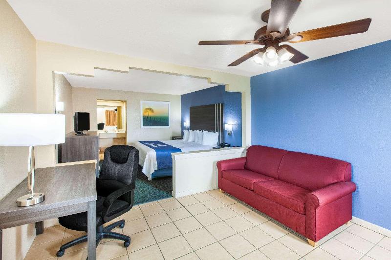 Стандартный Номер Кровать Кинг, Days Inn & Suites By Wyndham Braunig Lake