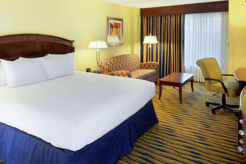 스탠다드 룸 킹사이즈 침대, Doubletree By Hilton Greensboro