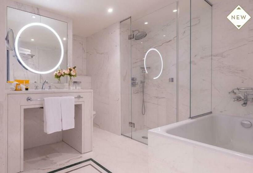 سوییت لوکس, Hotel Du Collectionneur Arc De Triomphe