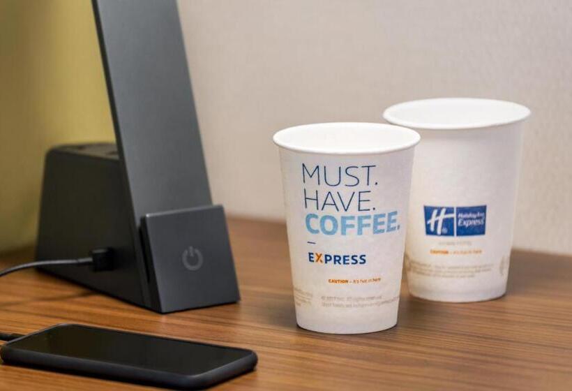 جناح سرير كينج, Holiday Inn Express & Suites Philadelphia   Mt Laurel, An Ihg