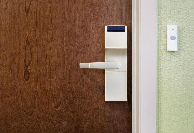 장애인을 위한 스탠다드 룸, Holiday Inn Express & Suites Philadelphia   Mt Laurel, An Ihg