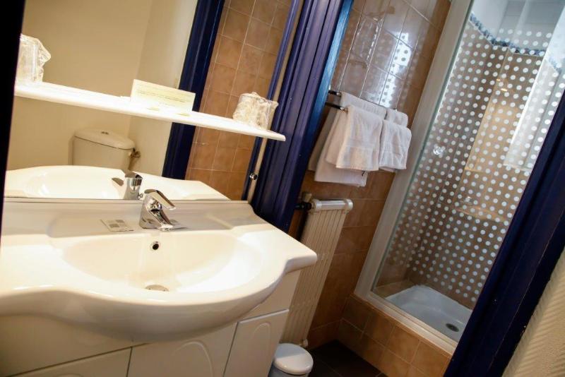 اتاق استاندارد, Logis Rex Hotel Lorient