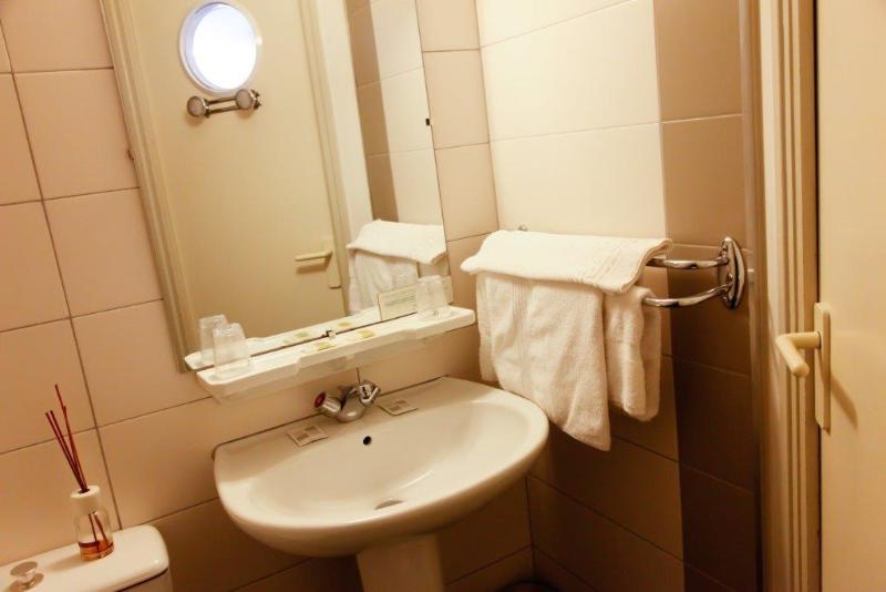 اتاق استاندارد, Logis Rex Hotel Lorient