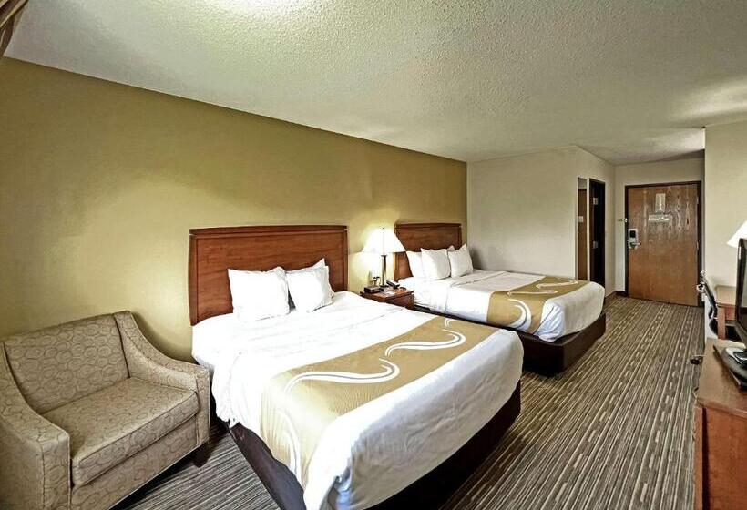 Номер Стандарт, Quality Inn Mitchell I 90