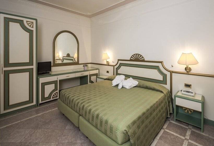 Полулюкс, Grand Hotel Terme