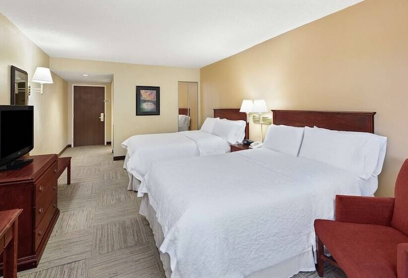 ２ダブルベッドのスタンダードルーム, Hampton Inn Columbus North