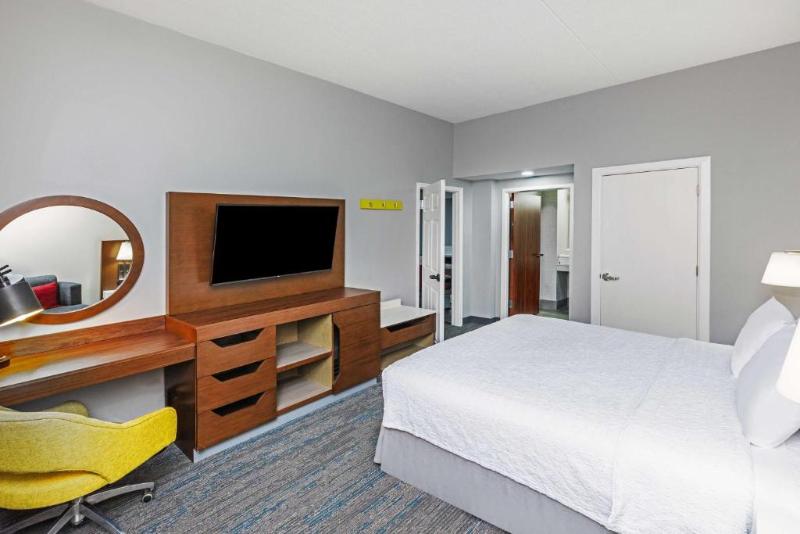 سوئیت با تخت بزرگ, Hampton Inn & Suites Tulsa Woodland Hills 71st Memorial