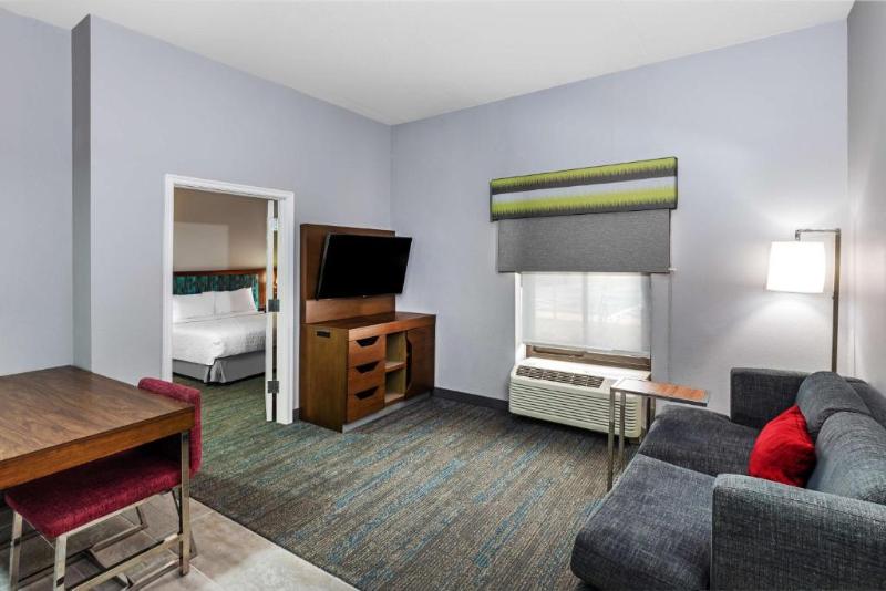 سوئیت با تخت بزرگ, Hampton Inn & Suites Tulsa Woodland Hills 71st Memorial