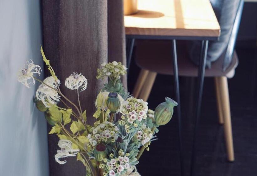 스탠다드 발코니 룸, Shanghai Downtown Hills Boutique Guesthouse   Near Metro Line 7, Exit 3, Changping Road