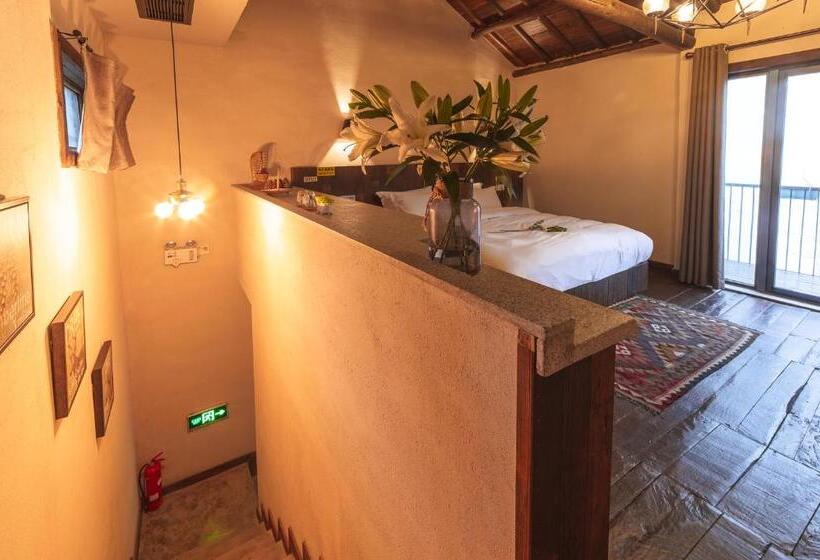 Номер Стандарт Вид на Горы, Mohe Hostel