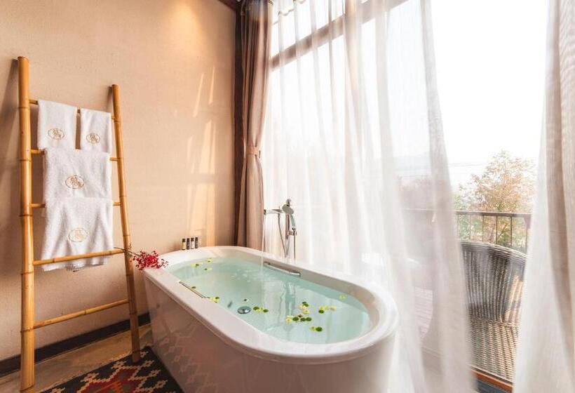 Номер Стандарт с Гидромассажем, Mohe Hostel