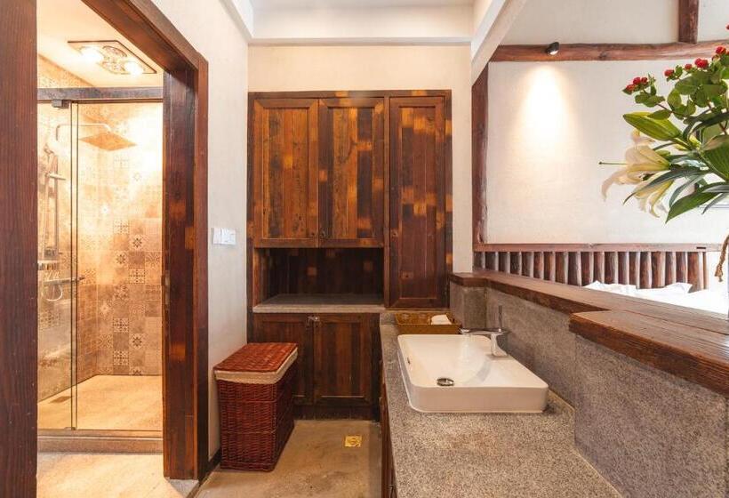 Номер Стандарт с Гидромассажем, Mohe Hostel