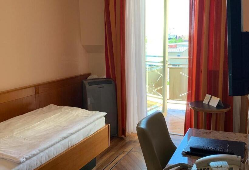 スタンダードシングルルーム, The Kral   Business Hotel & Serviced Apartments