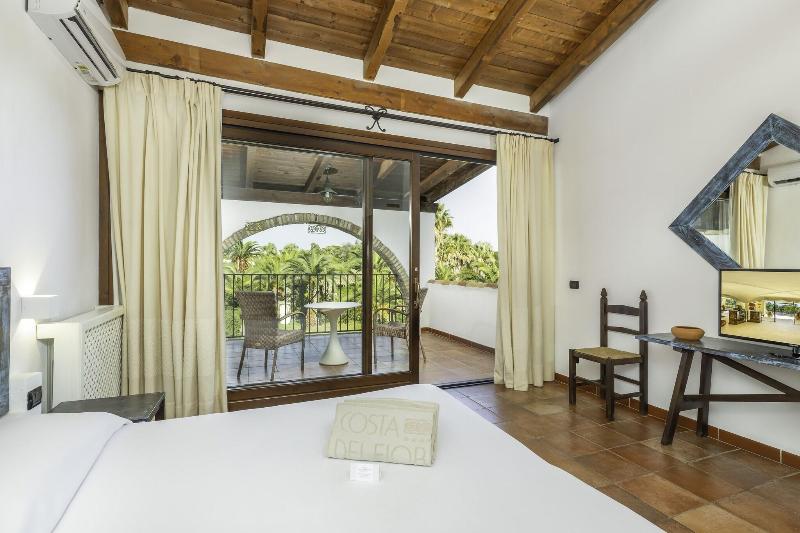 Quarto Triplo Superior, Costa Dei Fiori