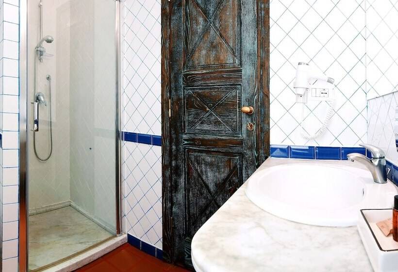 Quarto Triplo Clássico, Costa Dei Fiori