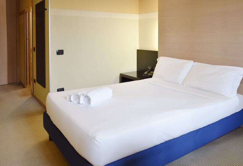 Номер Стандарт, B&B HOTEL Milano Cologno Studios