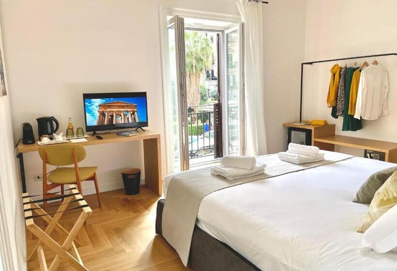 سوییت جونیور, Archè Design Rooms And Suites