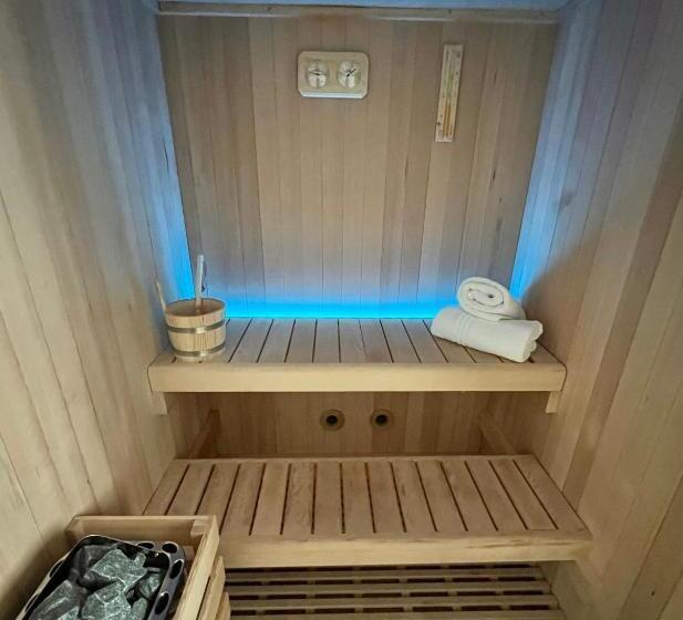 سوییت با استخر, Archè Design Rooms And Suites