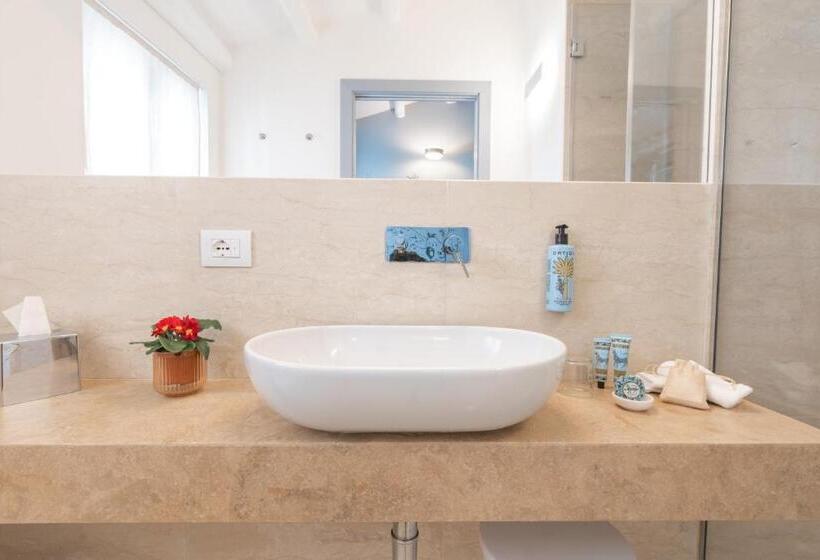 اتاق لوکس, Archè Design Rooms And Suites