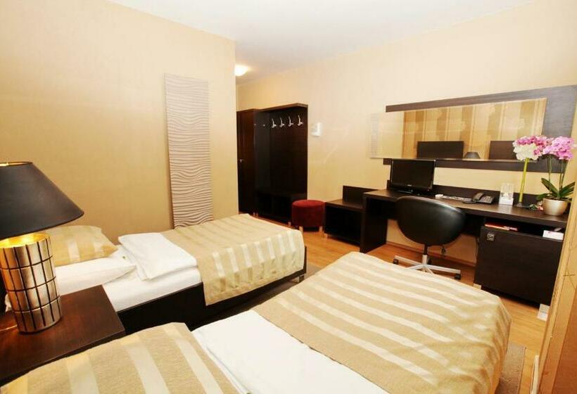 Номер Стандарт, City Hotel Nitra