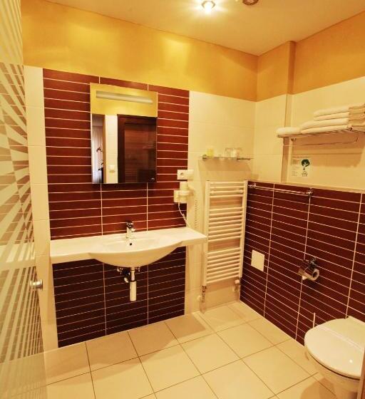 Люкс Семейный 2 Спальни, City Hotel Nitra