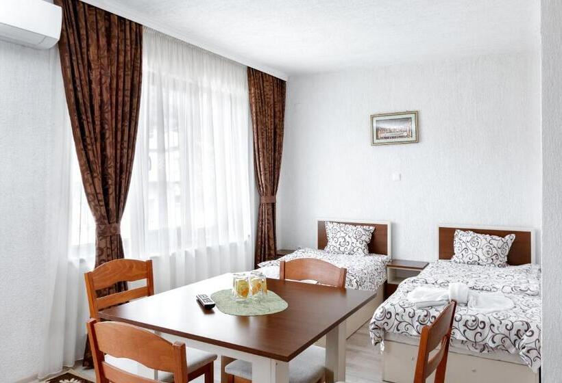 Четырехместный Номер Стандарт, Family Hotel Aleks
