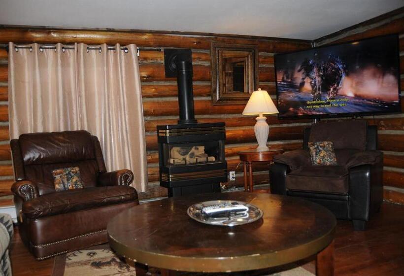 Дом 2 Спальни, Yellowstone Motel   Adults Only   All Rooms Have Kitchens