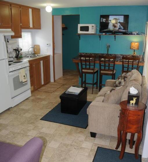 Дом 1 Спальня, Yellowstone Motel   Adults Only   All Rooms Have Kitchens