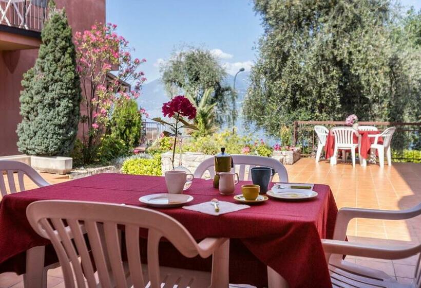 Apartamento 1 Dormitório com Terraço, Residence Villa Al Lido